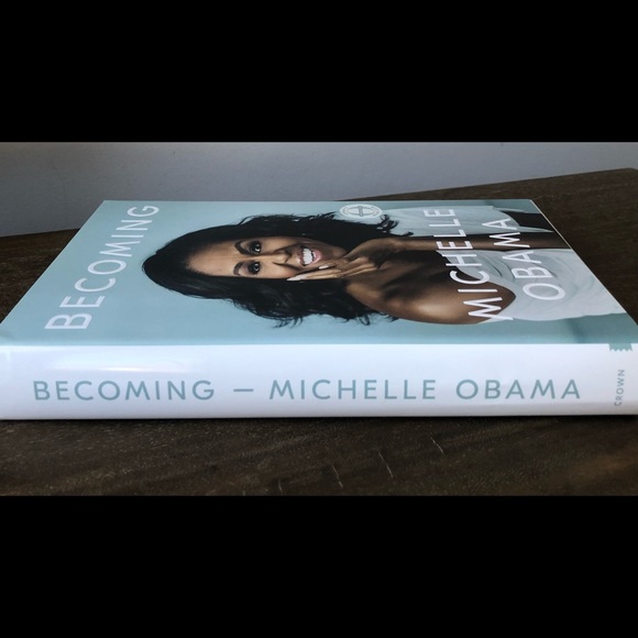 NEW Michelle Obama Biography Book - Picture 6 of 6